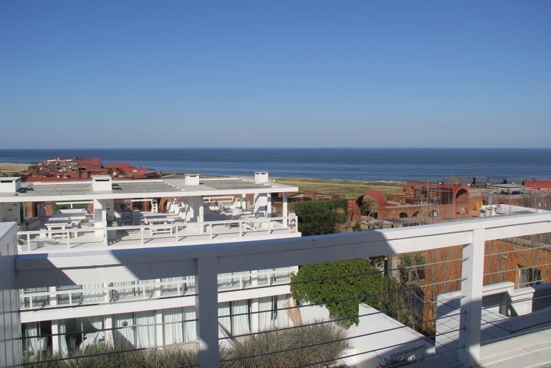 Hermoso penthouse en Manantiales de la ruta al mar